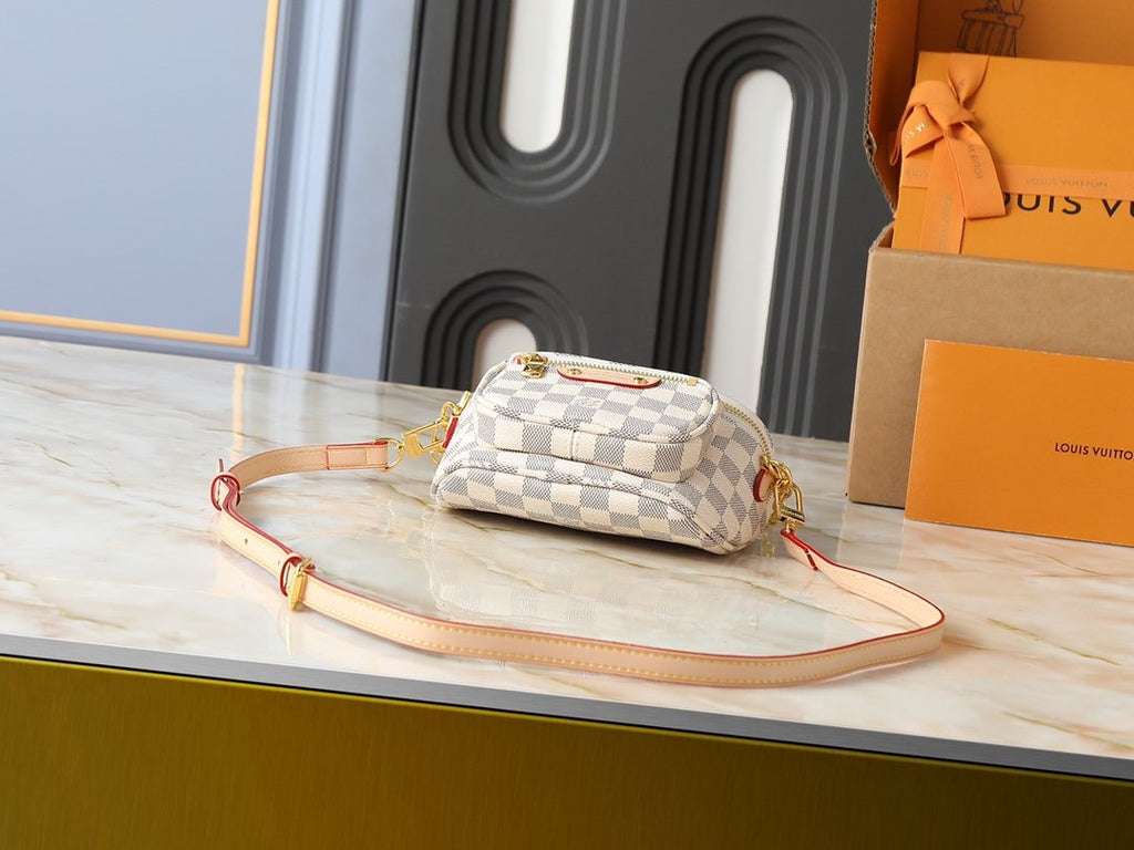 Louis Vuitton Bumbag Checkerboard Crossbody Bag — detail