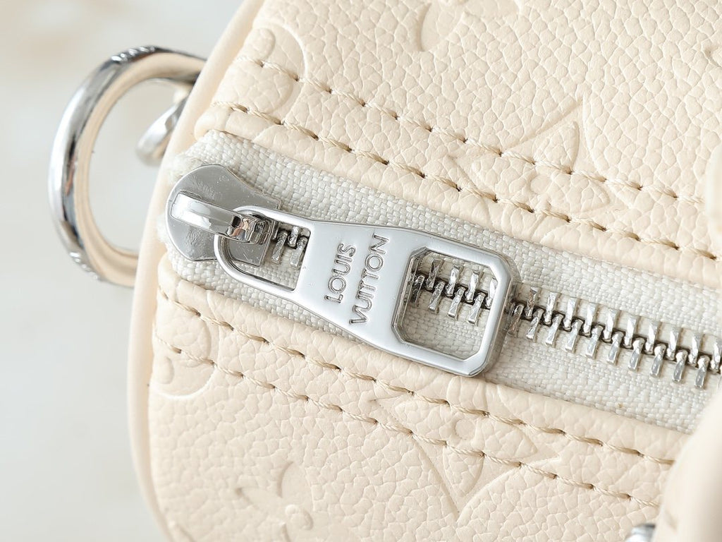 Louis Vuitton Keepall Monogram Taurillon Leather Handbag — detail