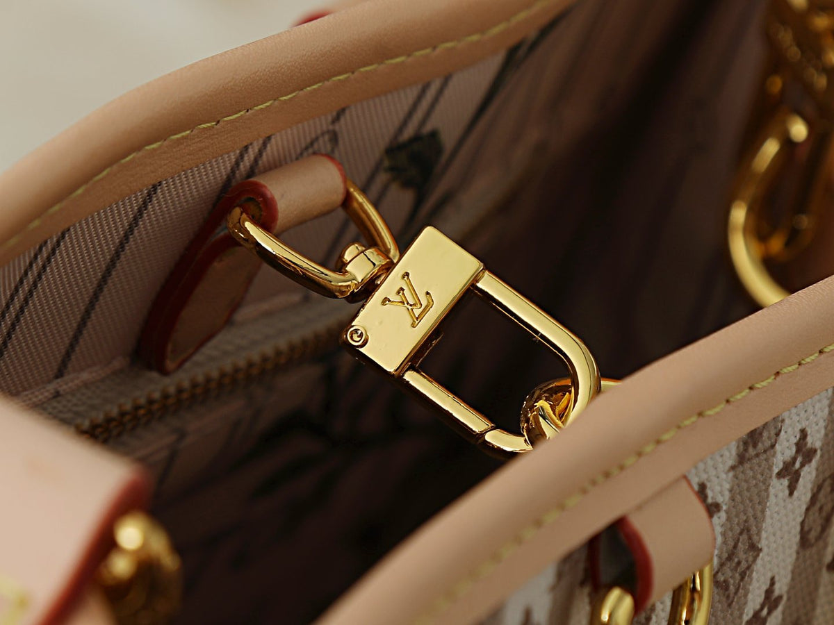 Louis Vuitton Stamp OnTheGo Monogram Tote — detail