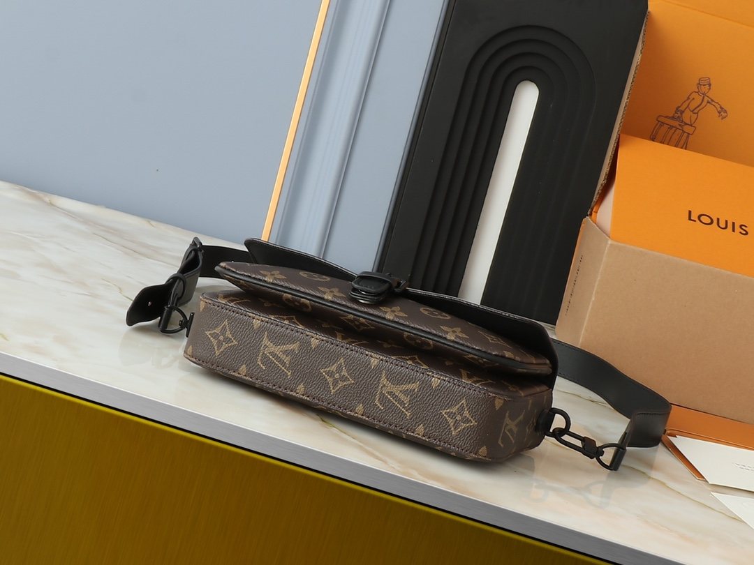 Louis Vuitton Montsouris Jm Monogram Shoulder Bag — detail