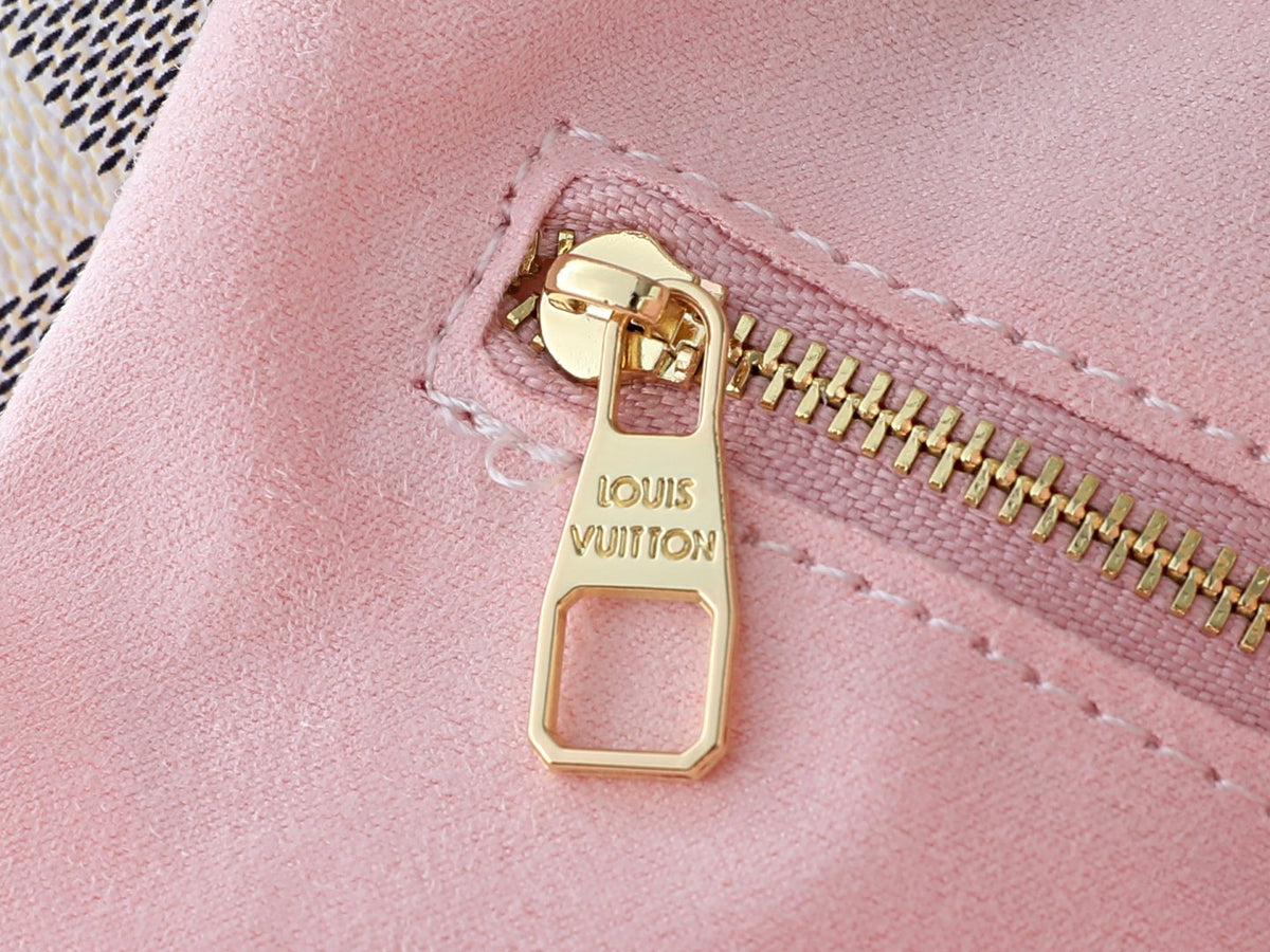 Louis Vuitton Graceful Shoulder Bag — detail