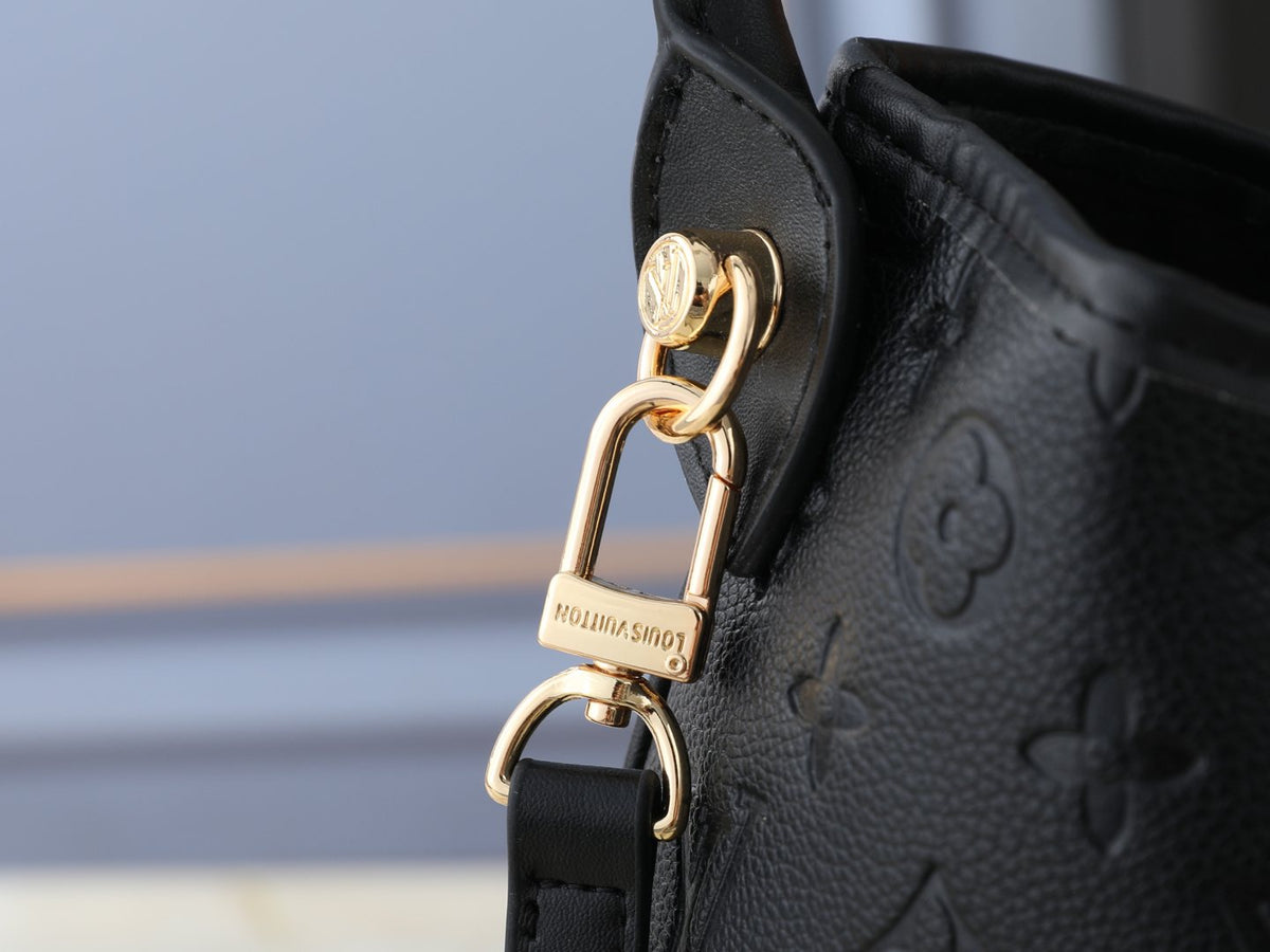 Louis Vuitton Graceful Shoulder Bag — detail