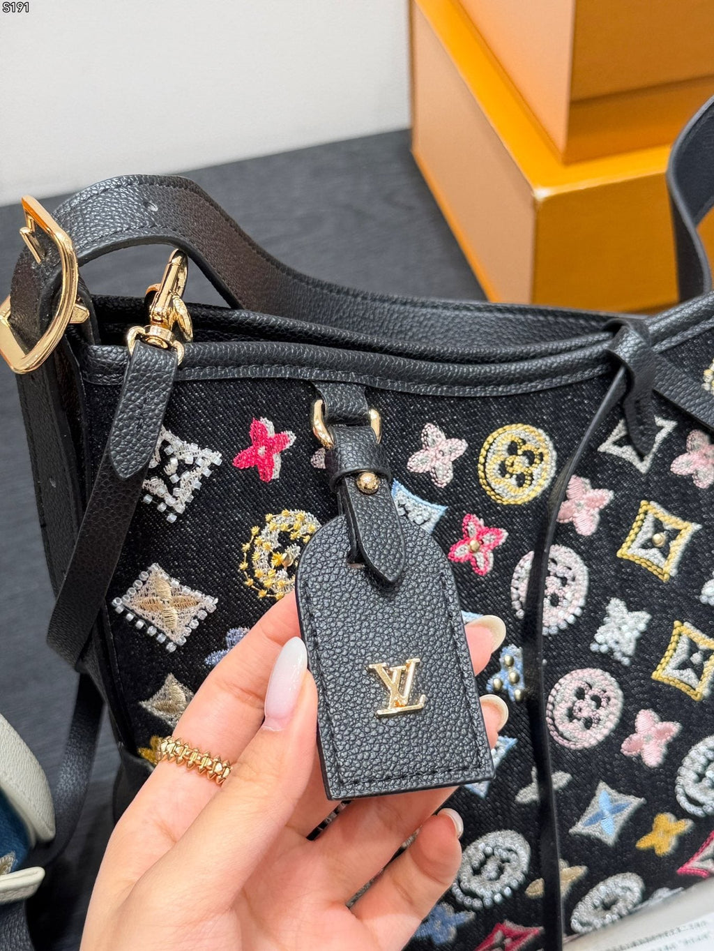 Louis Vuitton Carryall Embellished Shoulder Bag — detail