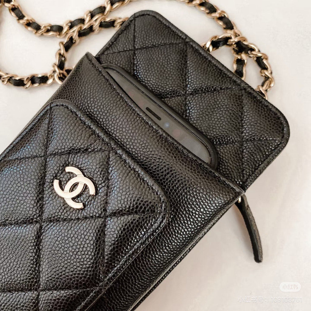 Chanel Diamond-Quilted Chain-Strap Phone Pouch — detail