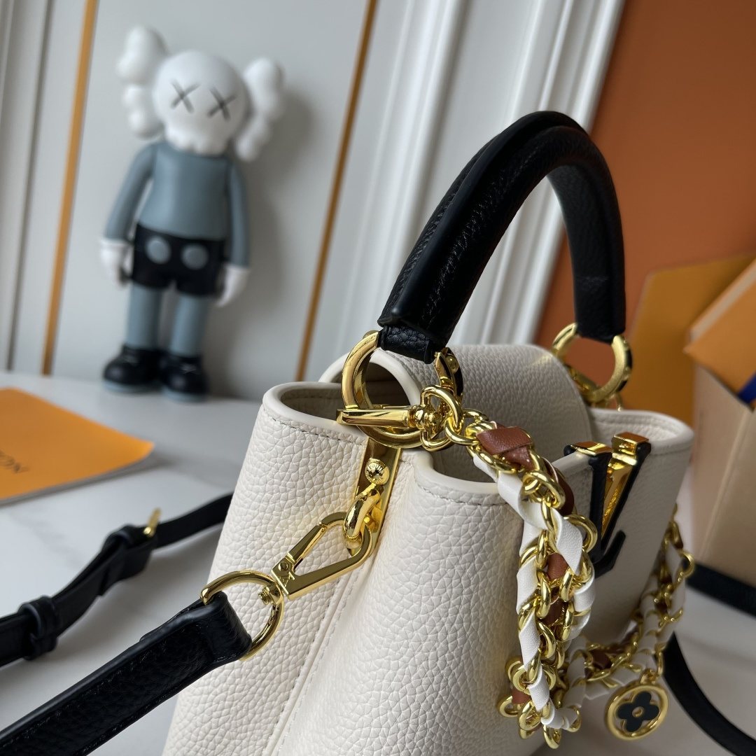 Louis Vuitton Capucines Daydream Floral Chain Handbag — detail