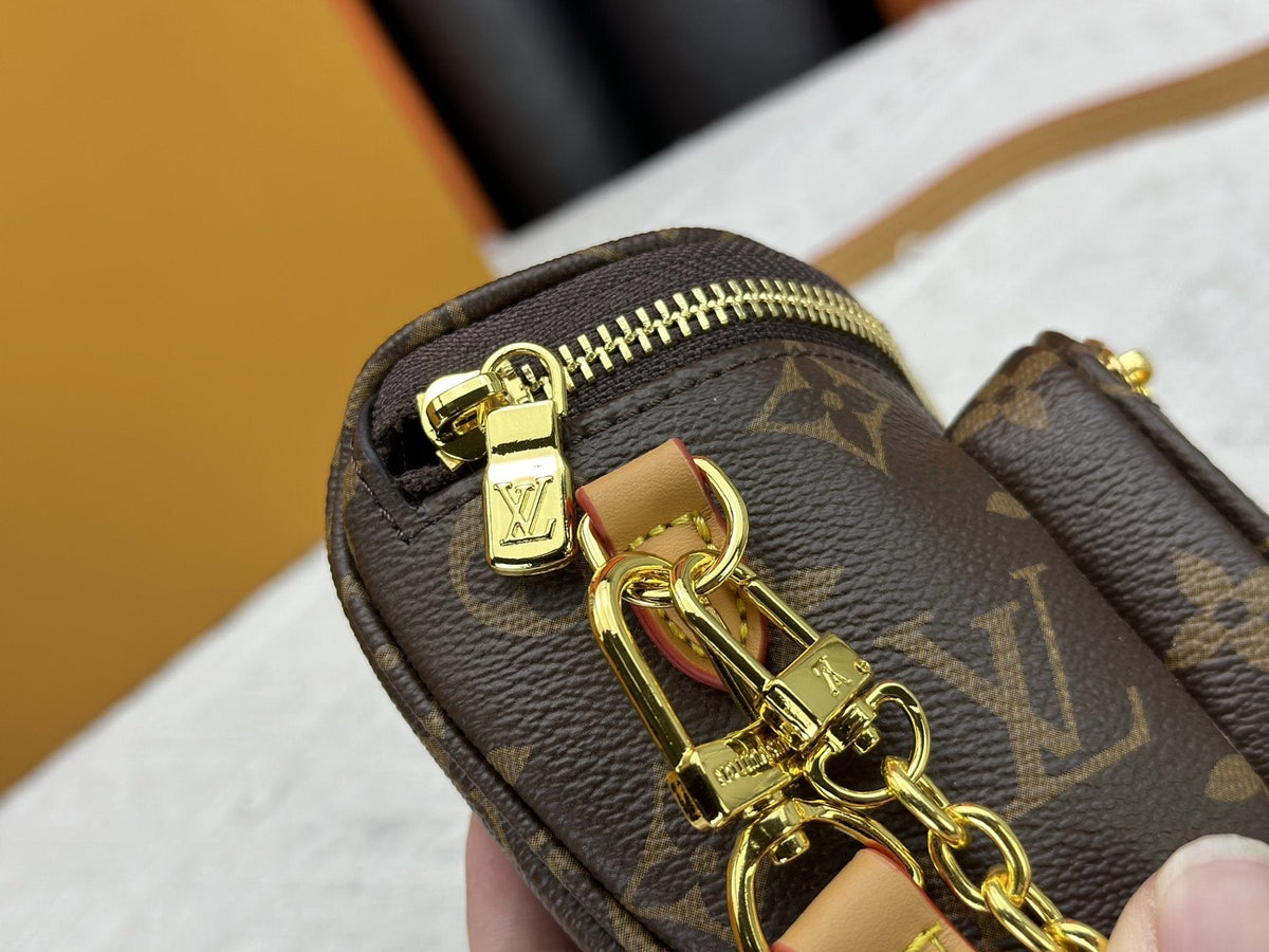 Louis Vuitton Monogram Bumbag — detail