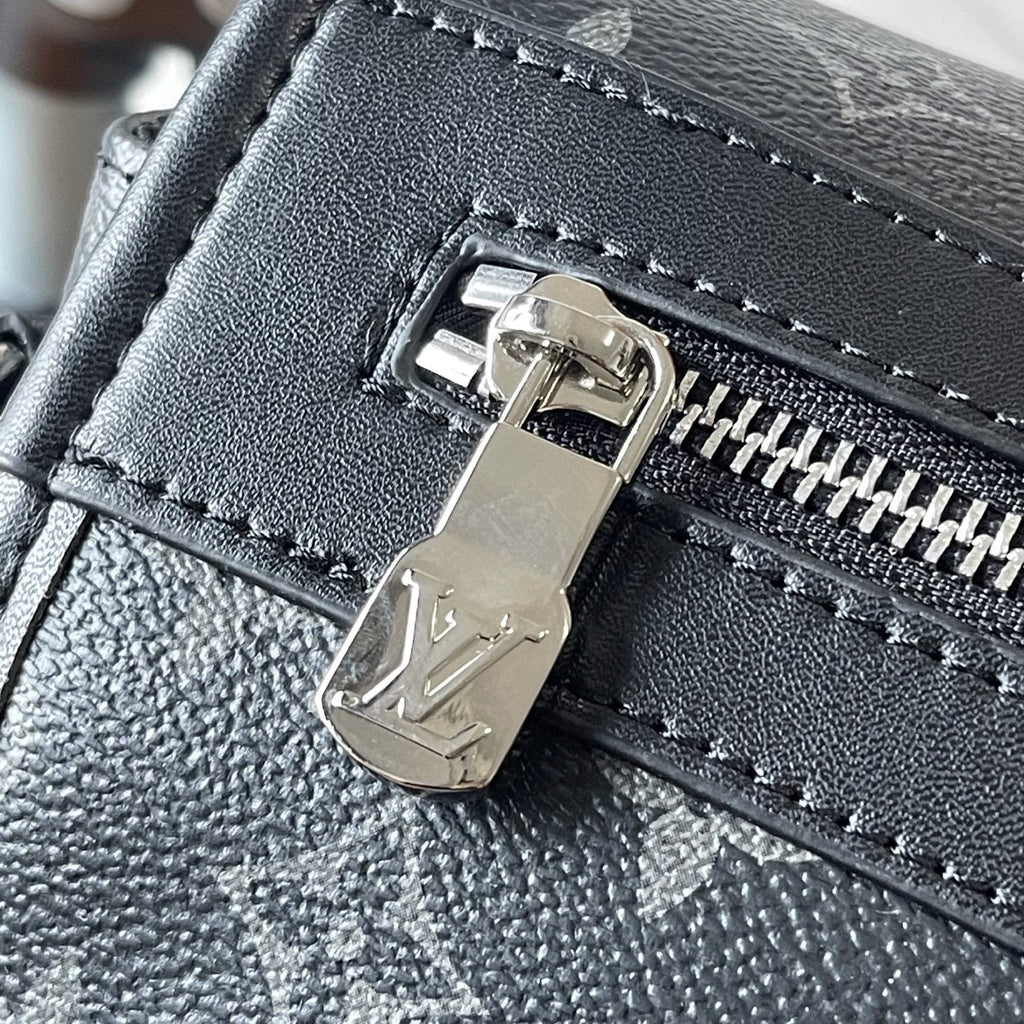 Louis Vuitton Courrier Monogram Messenger Bag — detail