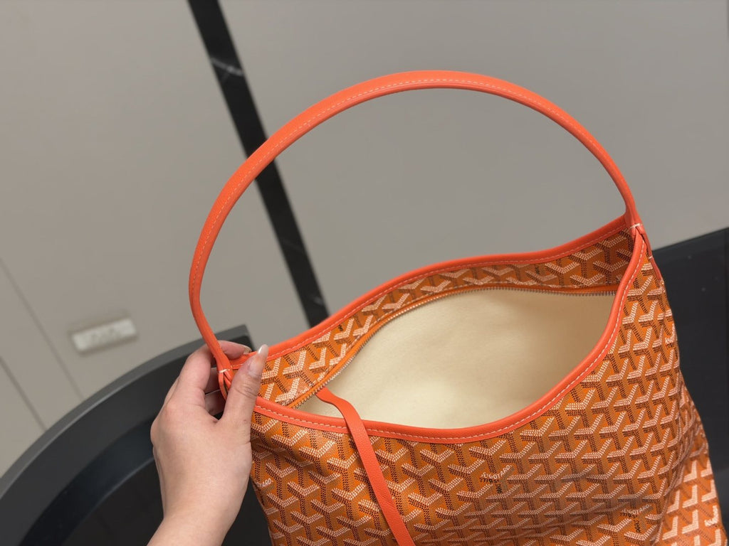 Goyard Geometric Pattern Hobo Shoulder Bag — detail