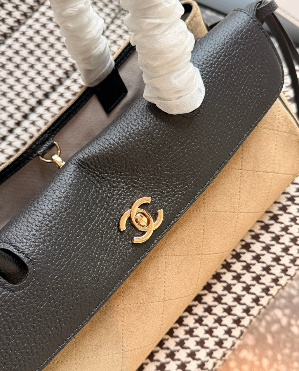 Chanel Contrast-Flap Baguette Shoulder Bag — detail