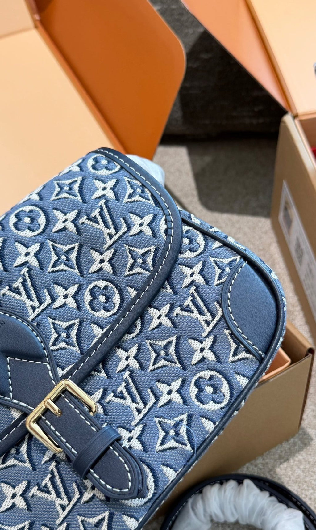 Louis Vuitton Pochette Métis Blue Monogram Flap Bag — detail