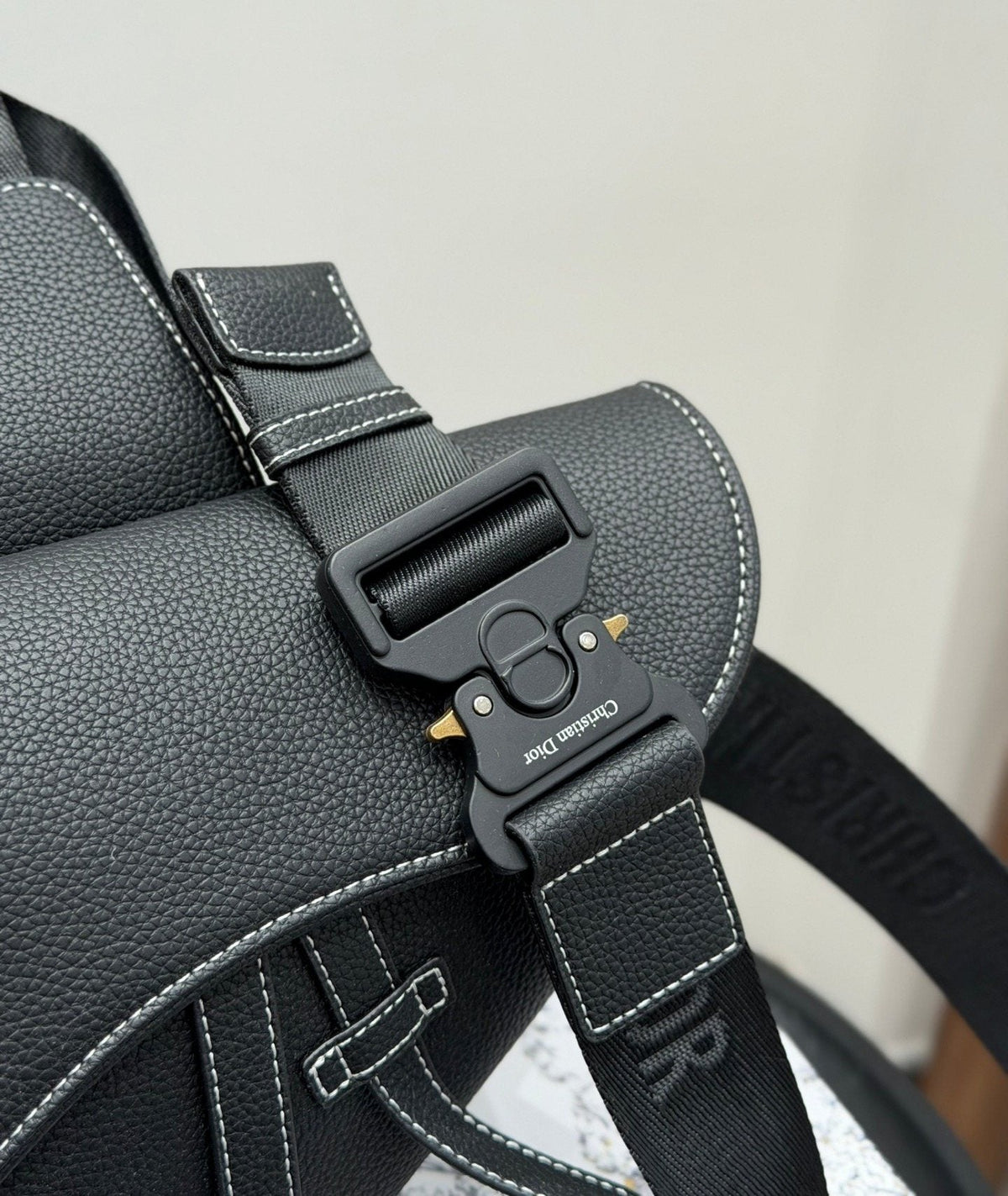 Dior Homme Saddle Crossbody Bag — detail
