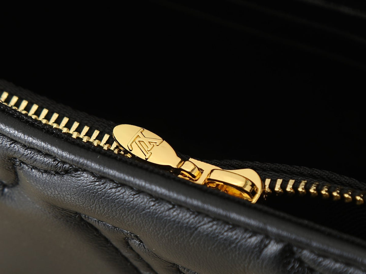 Louis Vuitton Bubblegram Wallet on Strap — detail