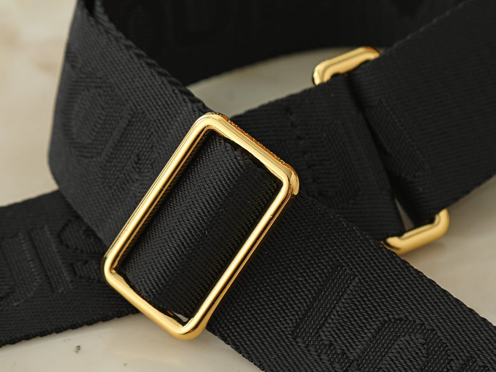 Louis Vuitton Bubblegram Wallet on Strap — detail
