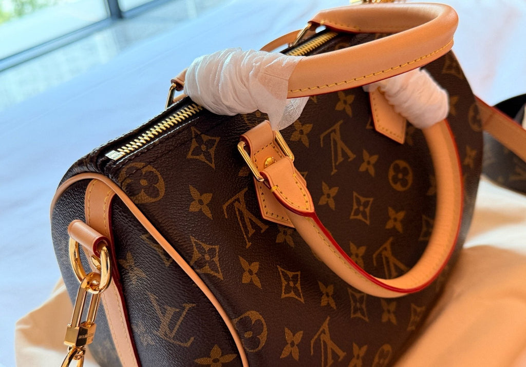 Louis Vuitton Speedy Monogram Satchel with Tan Trim — detail