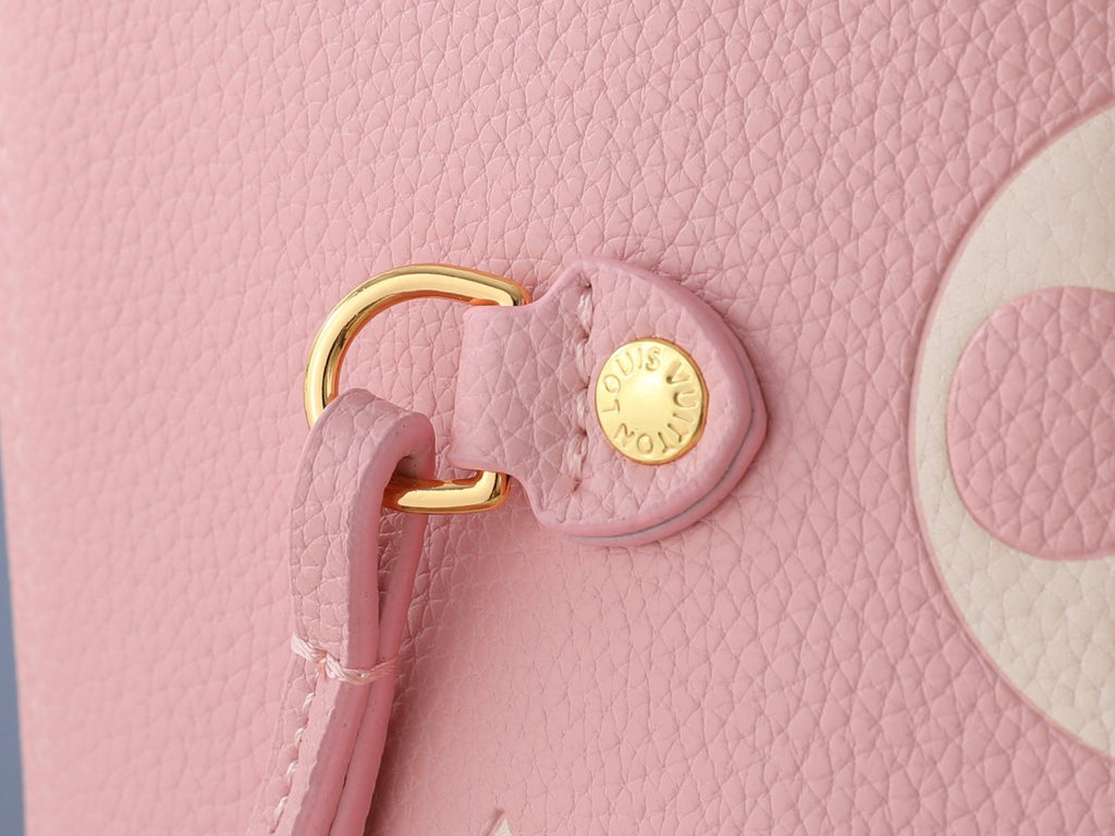Louis Vuitton Neverfull Monogram Tote with Zip Pouch — detail