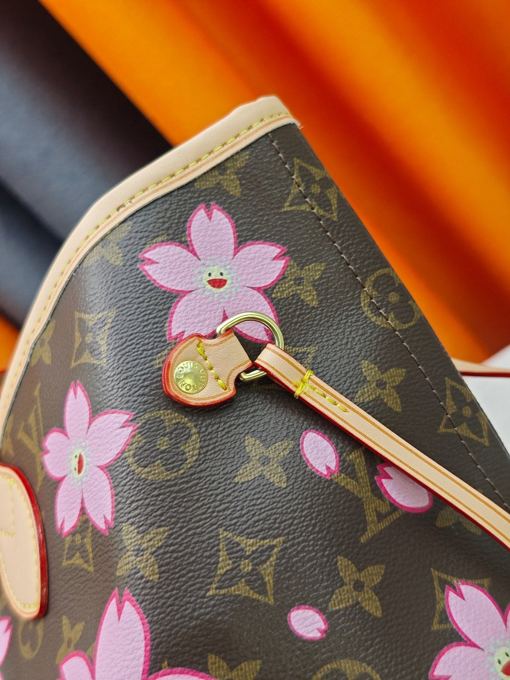 Louis Vuitton Neverfull Pink Floral Monogram Tote — detail