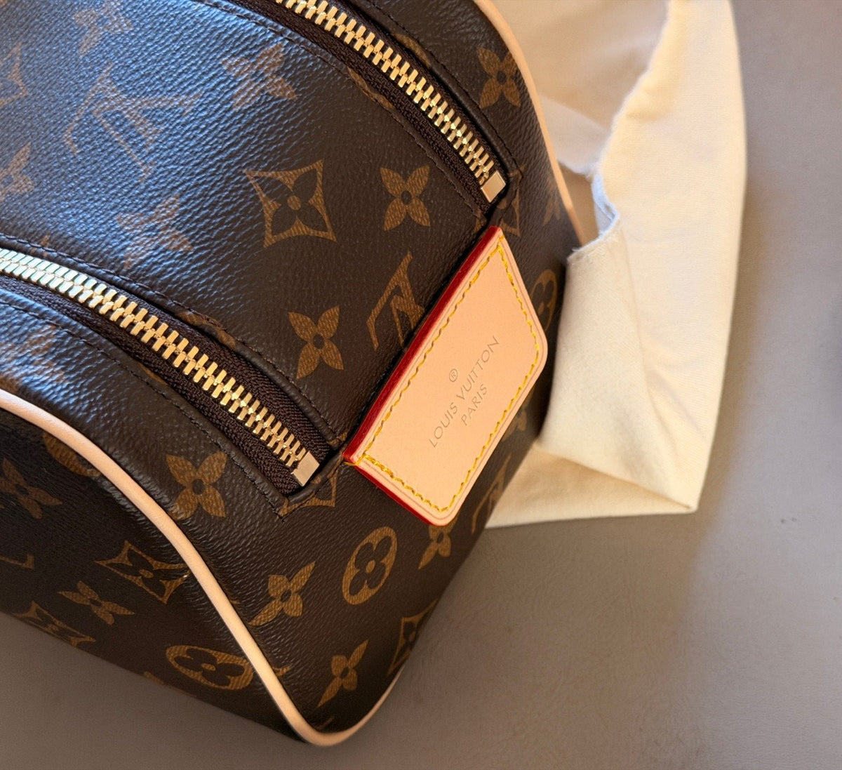 Louis Vuitton Monogram Double-Zip Toiletry Bag — detail