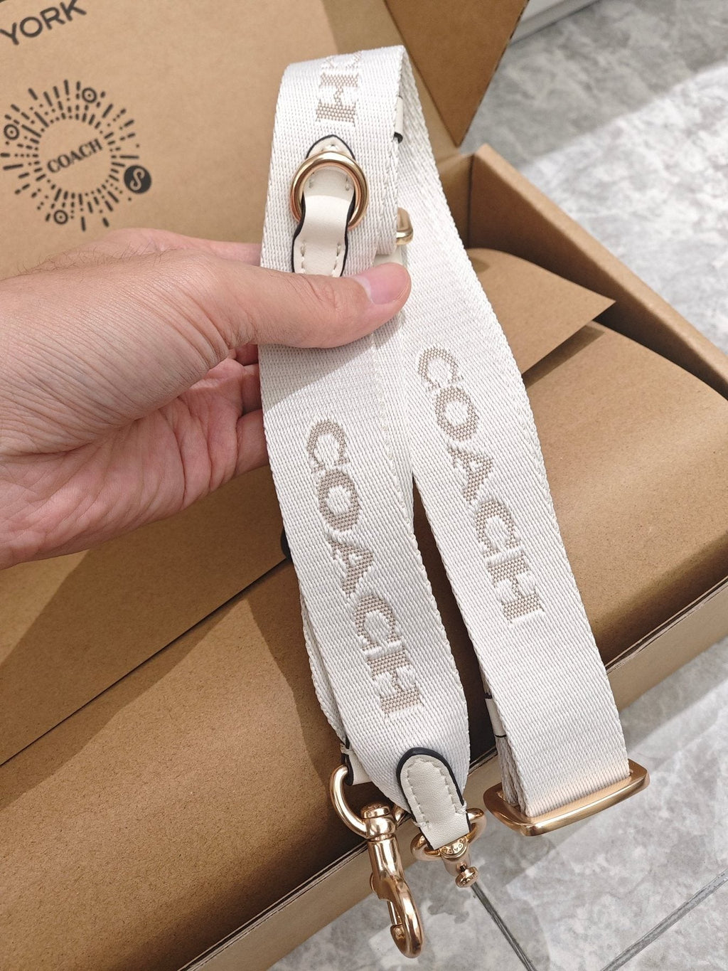 Coach City15 Signature Tote Bag — detail