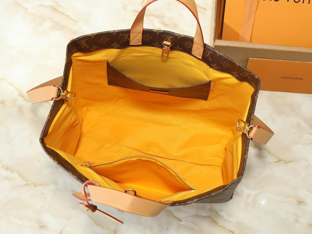 Louis Vuitton Shopper Monogram Tote Bag — detail