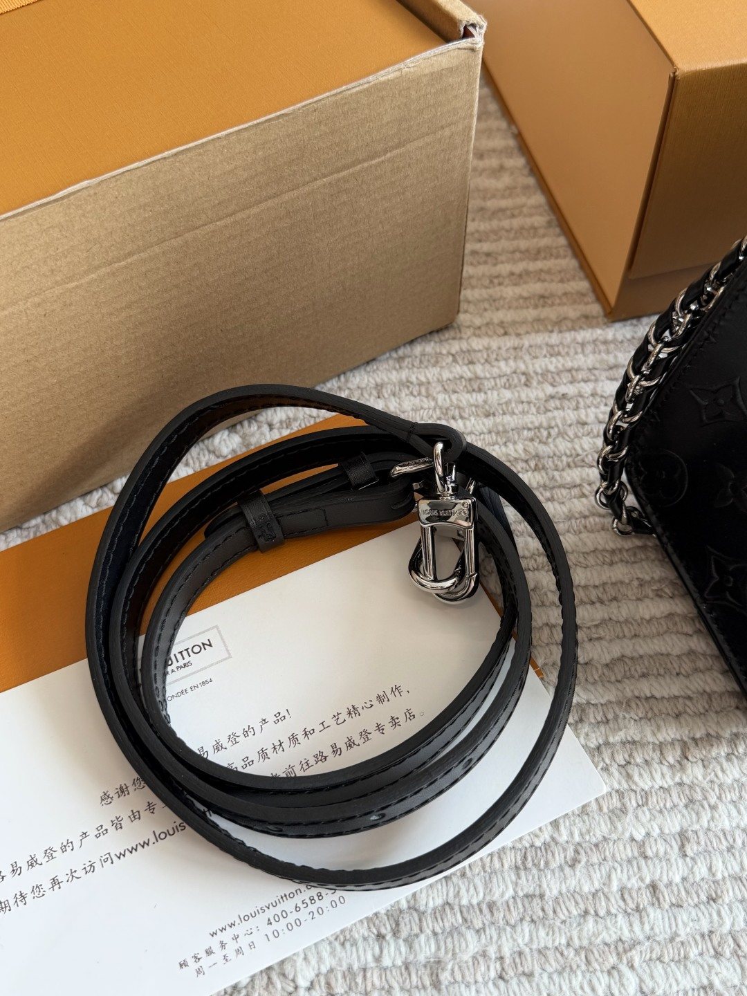Louis Vuitton OnTheGo Chain-Detail Tote — detail