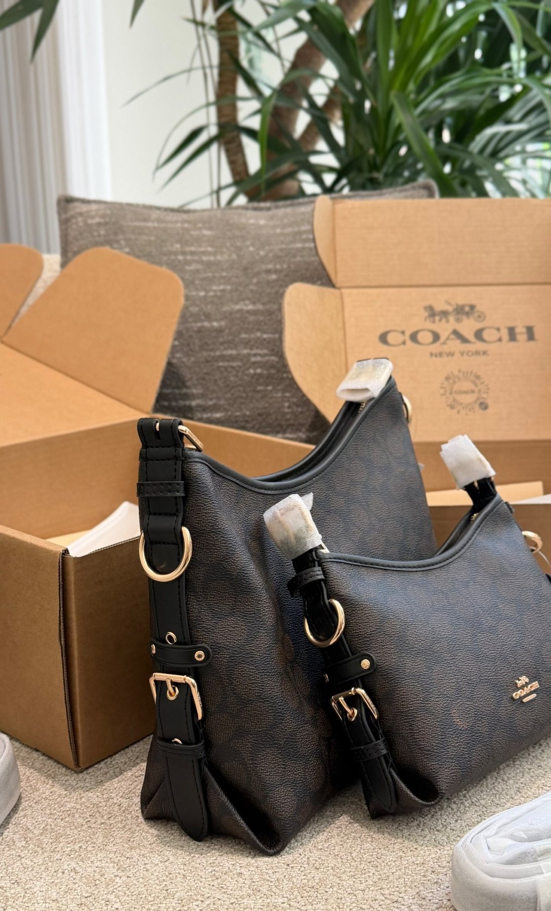 Coach Laurel Signature Shoulder Bag — detail