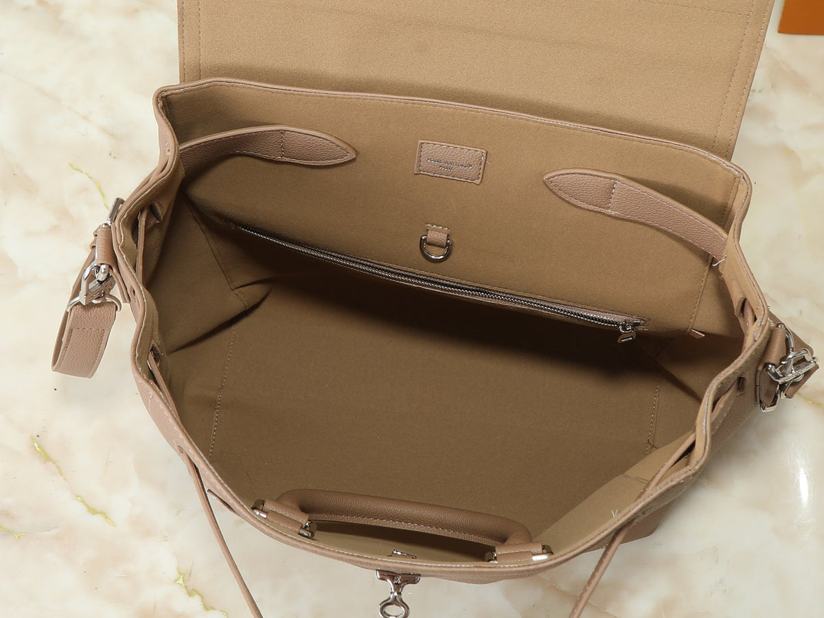 Louis Vuitton Steamer 30 Louis Vuitton Touch Leather Bag — detail