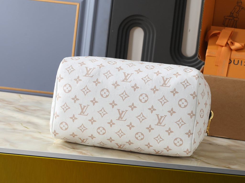 Louis Vuitton Speedy Soft Bandoulière Monogram Bag — detail