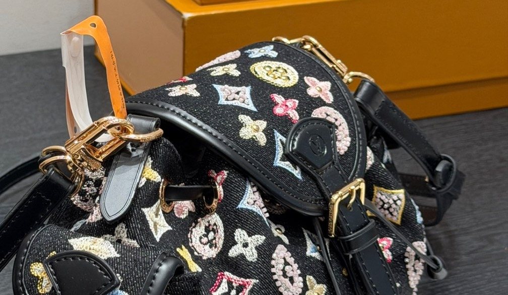 Louis Vuitton Odyssée Multicolor Monogram Bucket Bag — detail