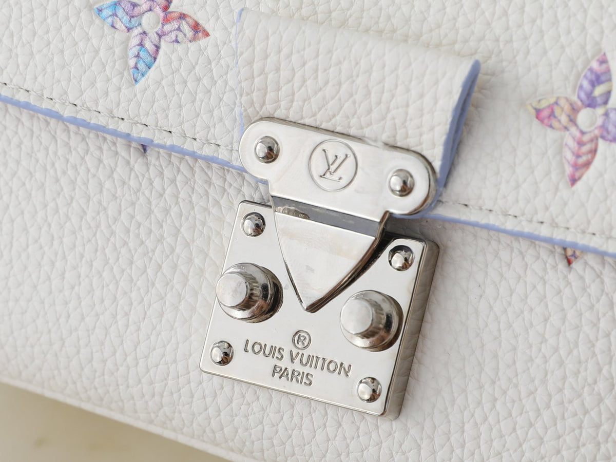 Louis Vuitton Pochette Métis Soft Crossbody Bag — detail