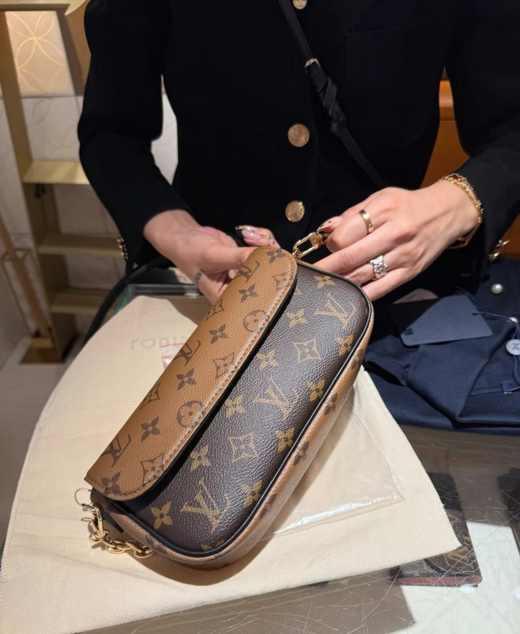 Louis Vuitton Ivy Monogram Wallet on Chain — detail