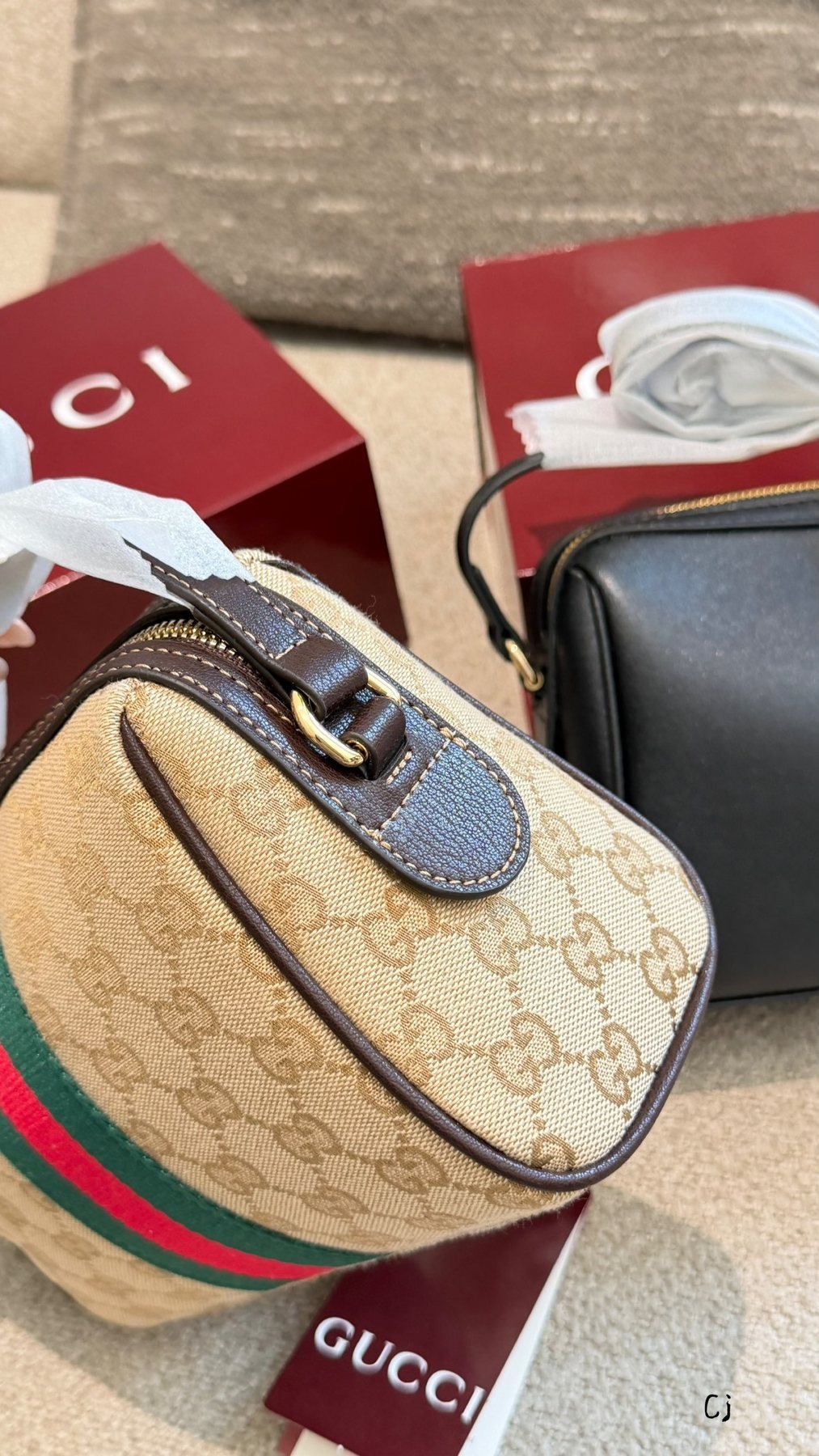 Gucci Horsebit Top-Handle Camera Bag — side