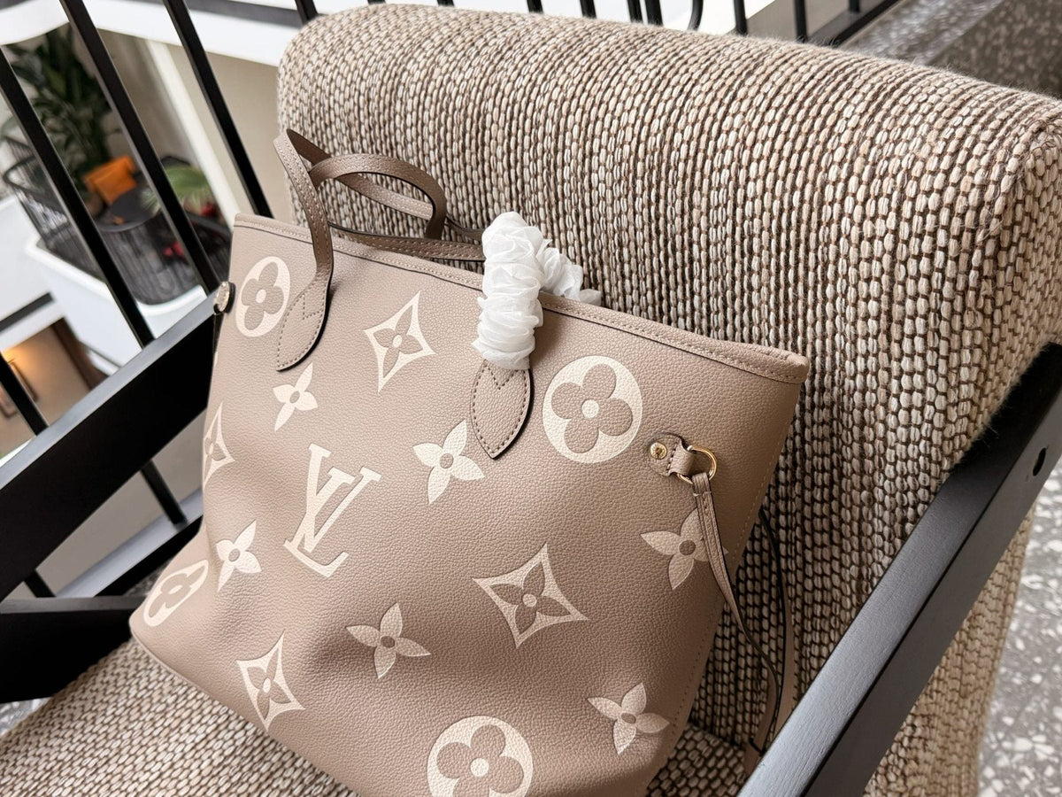 Louis Vuitton Neverfull Monogram Tote — side