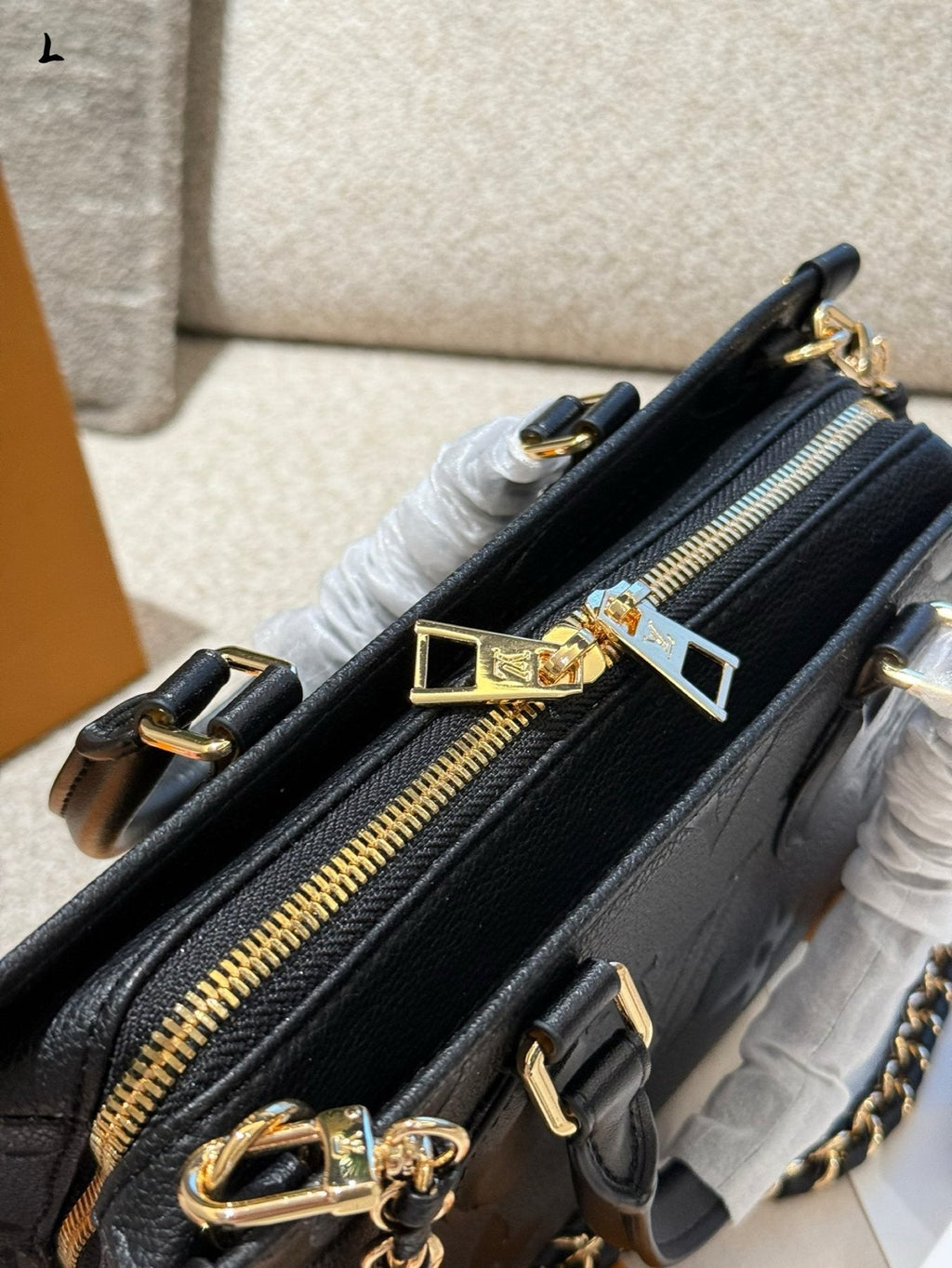 Louis Vuitton OnTheGo Horizontal Monogram Tote — detail