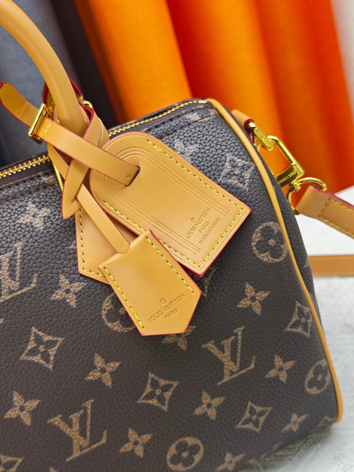 Louis Vuitton Speedy Bandoulière Monogram Boston Bag — detail