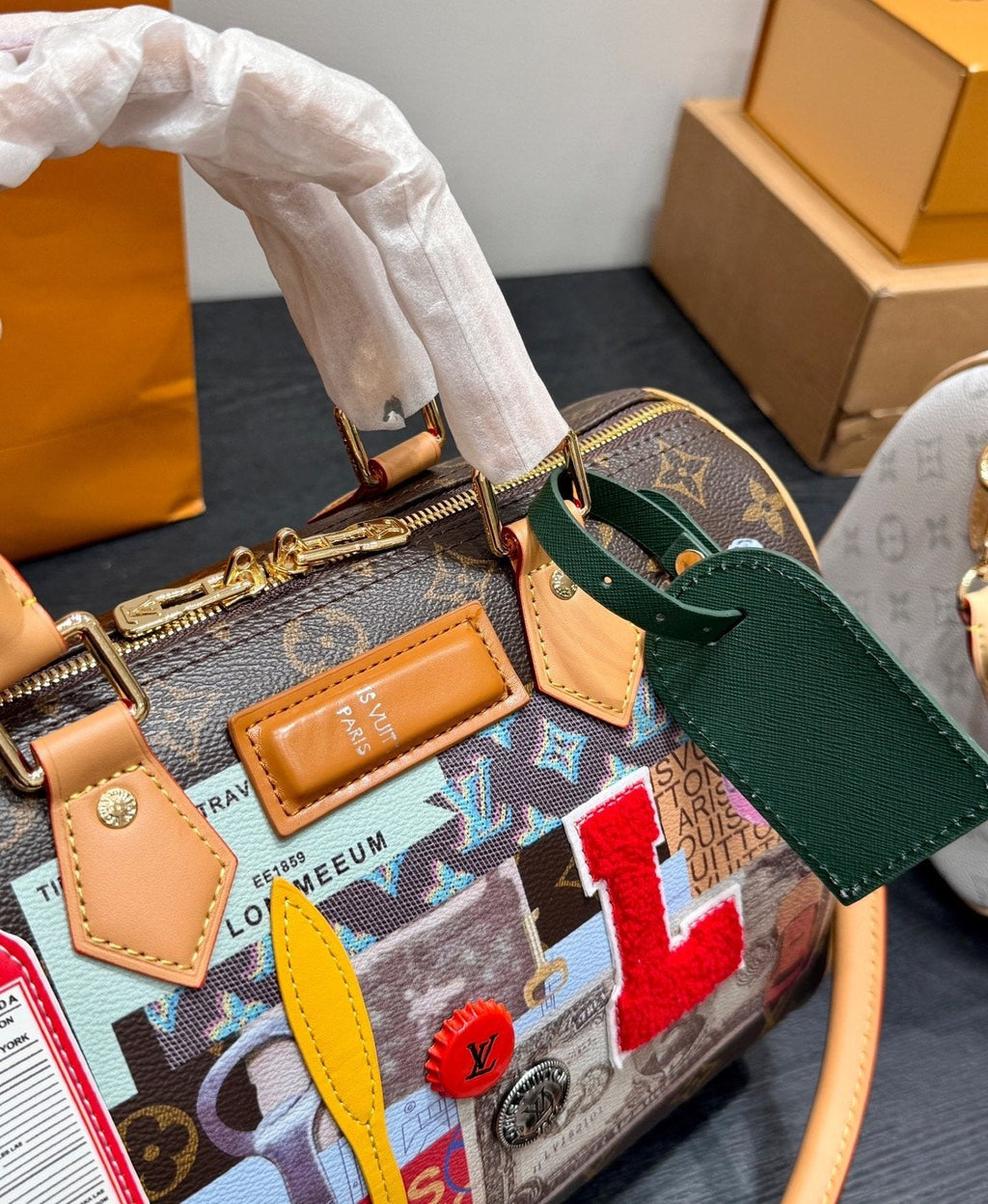 Louis Vuitton Speedy Bandoulière Monogram Boston Bag — detail