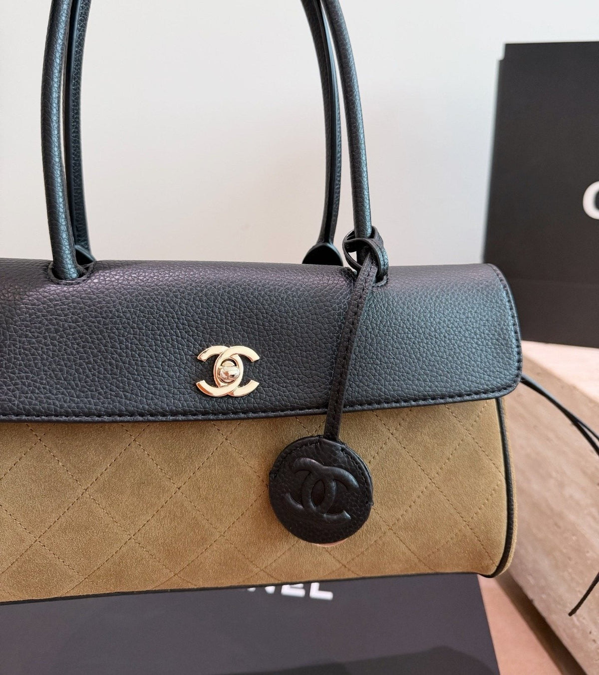 Chanel Diamond-Quilted Baguette Shoulder Bag — detail