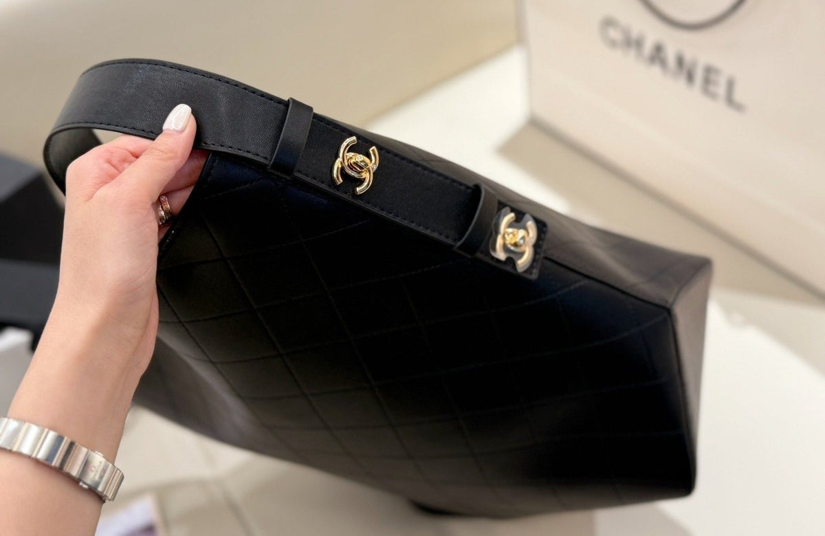 Chanel Diamond-Quilted Bucket Shoulder Bag — detail