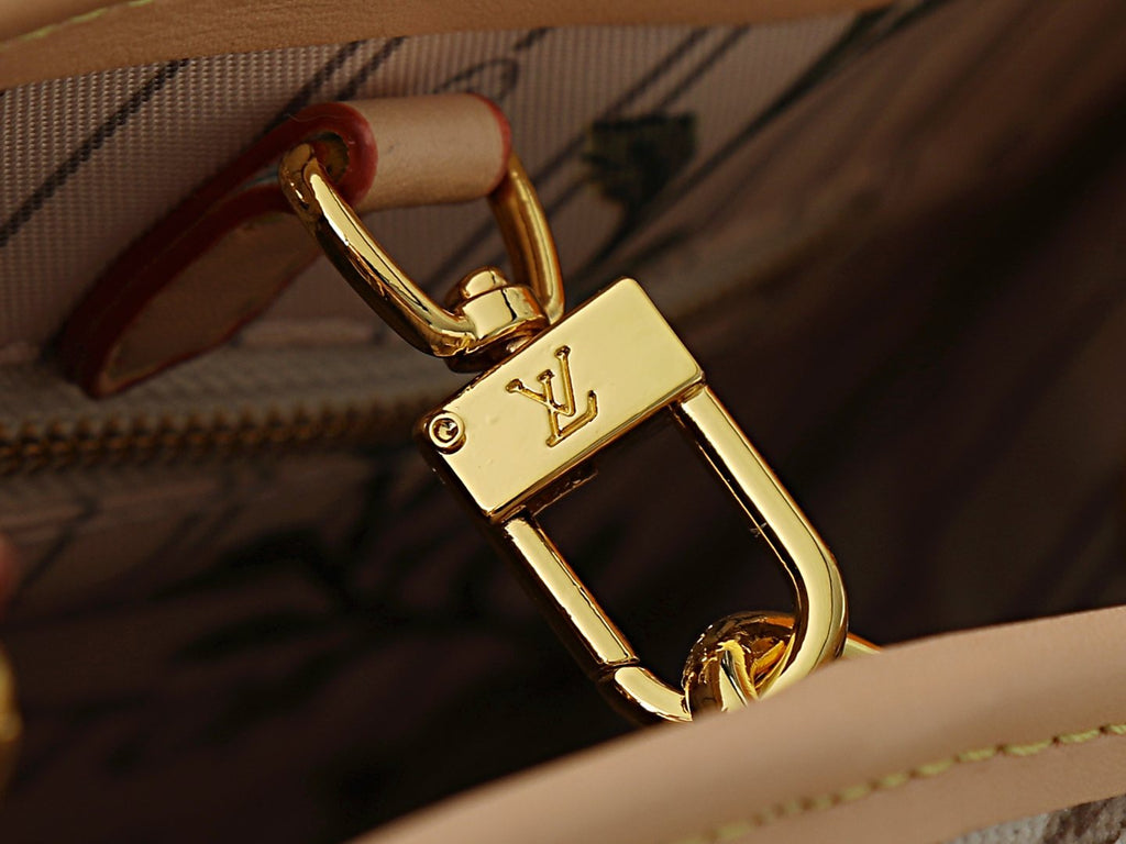 Louis Vuitton Stamp OnTheGo Monogram Tote — detail