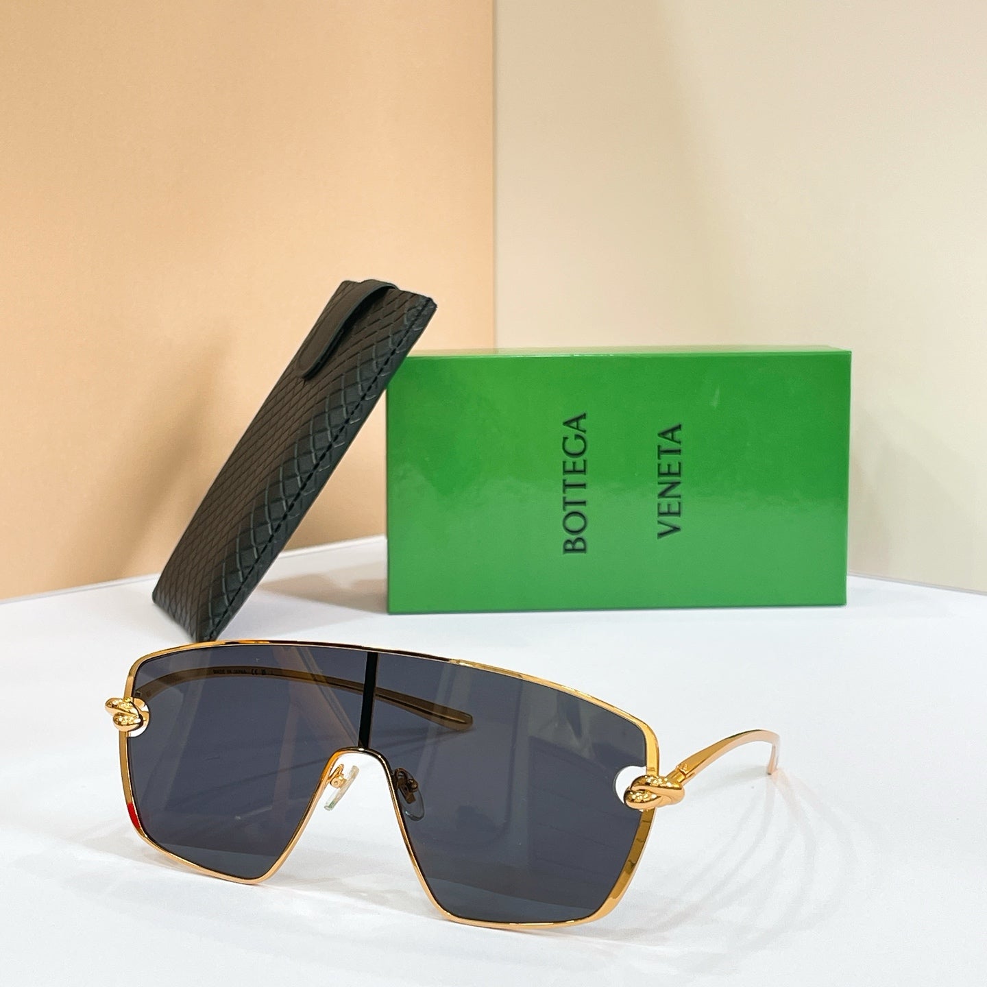 BOTTEGA VENETA Sunglasses BV1515S